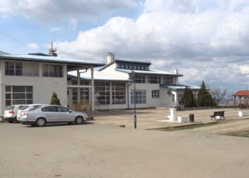 ​Qeveria i siguroi shtëpi familjes serbe nga Graçanica, 8-vjeçari mbetet jashtë shkollës