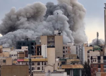 Shumica e amerikanëve nuk mbështesin sulmet ndaj Iranit, sipas sondazhit të CNN