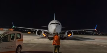 Situata në Lindjen e Mesme, 11 kosovarë të evakuuar nga Dubai arrijnë në Aeroportin e Shkupit