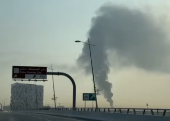 Pezullohen përkohësisht fluturimet në Aeroportin e Dubait pas incidentit me dron