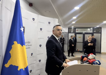 AAK kërkon tryezë diskutimi për presidentin, refuzon formatin ‘një me një’