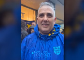 Dy tifozë anglezë të pasionuar me “Dardanët” nuk mungojnë as sot, flasin për Tëvë 1