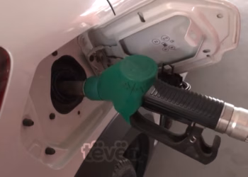 Konflikti në Lindje të Mesme rrit çmimet e derivateve në Kosovë, Shoqata e Naftëtarëve bën thirrje për qetësi