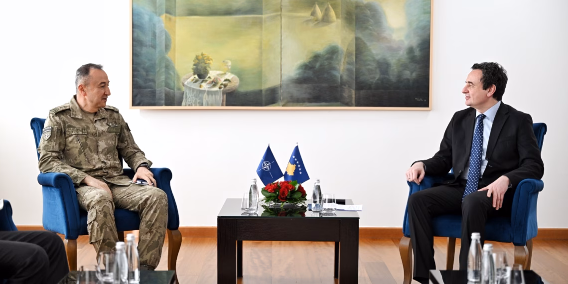 Kurti dhe Ulutash flasin për situatën e sigurisë dhe zhvillimet në botë