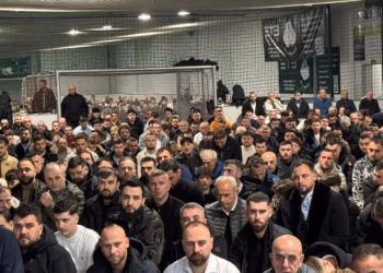 Rreth 1500 persona falën namazin e Fitër Bajramit në Qendrën Islame Shqiptare në Sindelfingen