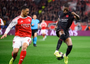 Leverkuseni barazon me Arsenalin