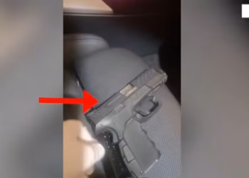 Arrestohen dy kosovarë në Morinë, dyshohen për trafikim arme dhe veturë të vjedhur