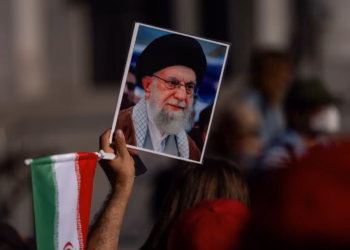 Izraeli paralajmëron se do të shënjestrojë çdo pasardhës të liderit suprem të Iranit