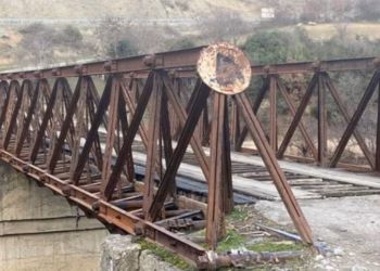 “U tërhoq nga uji nga një qytetar”- Policia jep detaje për gruan që ra nga Ura e Moglicës