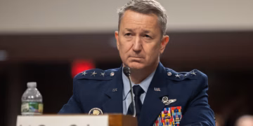 Gjenerali i Forcave Ajrore të SHBA-së shpalos strategjinë e operacioneve kundër Iranit