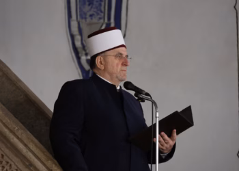 Namazi i Fitër Bajramit, myftiu Naim Tërnava thirrje për tolerancë politike e kompromise