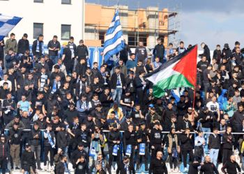 “Kosova është shqiptare”, tifozët e Novi Pazarit iu kundërpërgjigjen atyre të Crvena Zvezdës