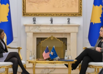 Osmani zhvillon takim me diplomaten amerikane Anu Prattipati