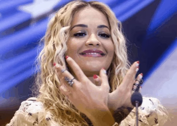 Rita Ora uron Shqipërinë dhe Kosovën para ndeshjeve