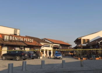 Prokuroria jep detaje për vrasjen në Gjakovë, i dyshuari ende në arrati