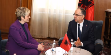 Begaj takohet me Sinanin, flasin për të drejtat e shqiptarëve në Luginën e Preshevës