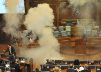 Shpallen të pafajshëm Haxhiu dhe të tjerët për gazin lotsjellës në Kuvendin e Kosovës pas 10 vitesh