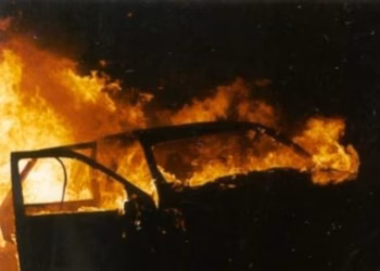 Digjet një veturë në Gjakovë, pa të lënduar