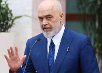 Rama dënon sulmet e Iranit ndaj Dubait, i quan goditje ndaj stabilitetit të Lindjes së Mesme