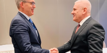 Sveçla takon zyrtarin e Komisionit Evropian në Salzburg, diskutohet siguria dhe lufta kundër krimit