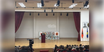 “Sakrifica e atyre që na sollën lirinë” – Obiliqi kujton dëshmorët dhe martirët e muajit mars