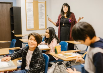 Fraza të paharrueshme që kemi dëgjuar nga mësuesit tanë