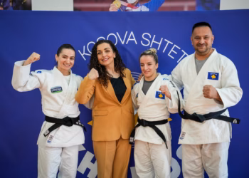 Presidentja e Kosovës, Vjosa Osmani vizitoi Qendrën Nacionale të Xhudos