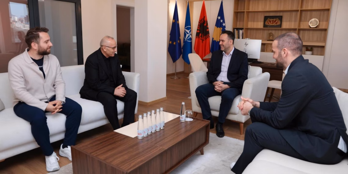 Kreu dhe zyrtarët e FFK-së, priten nga Konjufca