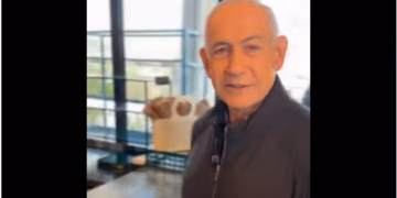 “Po vdes për kafe”- Netanyahu shfaqet në publik pas raportimeve për vdekjen e tij
