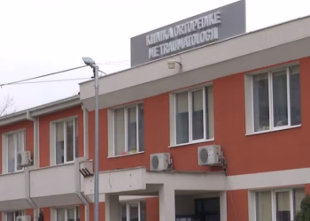 Inspektori i IPK-së që u plagos mbrëmë, në gjendjet stabile