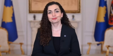 Osmani nderohet në Vjenë me çmimin “Dr. Erhard Busek” për lidership dhe përkushtim demokratik