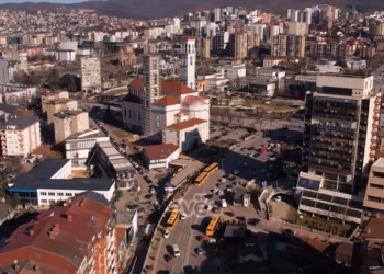 Qytetarët ankohen për dy-trefishimin e tatimit në pronë, ekonomistët kërkojnë shtyrje të zbatimit