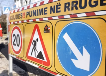 Për shkak të punimeve, sot ndërpritet përkohësisht qarkullimi në rrugën Kijevë-Dollc
