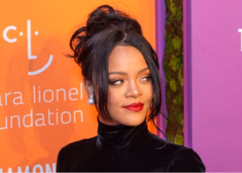 ​Pas sulmit me armë në shtëpinë e saj, Rihanna largohet nga Los Angjelos