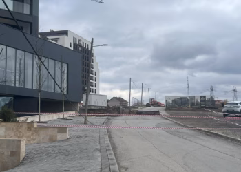 Shembja e dheut në Veternik lë pa energji elektrike një pjesë në kryeqytet