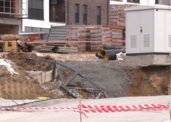 Rikthehet rryma në zonat e prekura pas shembjes së dheut në rrugën “Don Shtjefën Kurti”