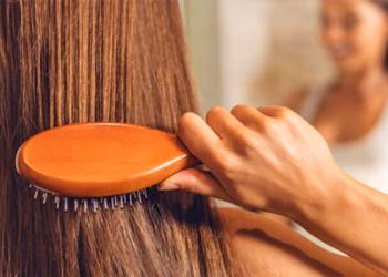 Si t’i rrisni flokët më shpejt?! Këshilla që funksionojnë vërtet