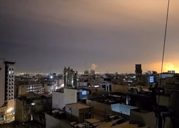 Izraeli nis një valë “në shkallë të gjerë” sulmesh ajrore ndaj kryeqytetit iranian