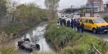 Aksident i rëndë në Durrës, 24-vjeçarja humb kontrollin e makinës dhe përfundon në kanal