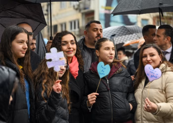 Osmani: Mbështetje dhe dashuri për fëmijët me autizëm dhe familjet e tyre