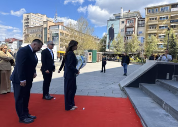 Homazhe për dëshmorët në Prishtinë, nderohet Zahir Pajaziti dhe sakrifica për liri