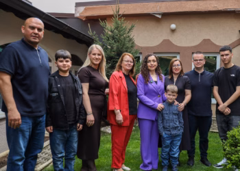 Osmani në vizitë te familja e Zejnepe Gashit: Sakrifica e tyre mbetet amanet për një shtet ku jeta mbrohet gjithmonë