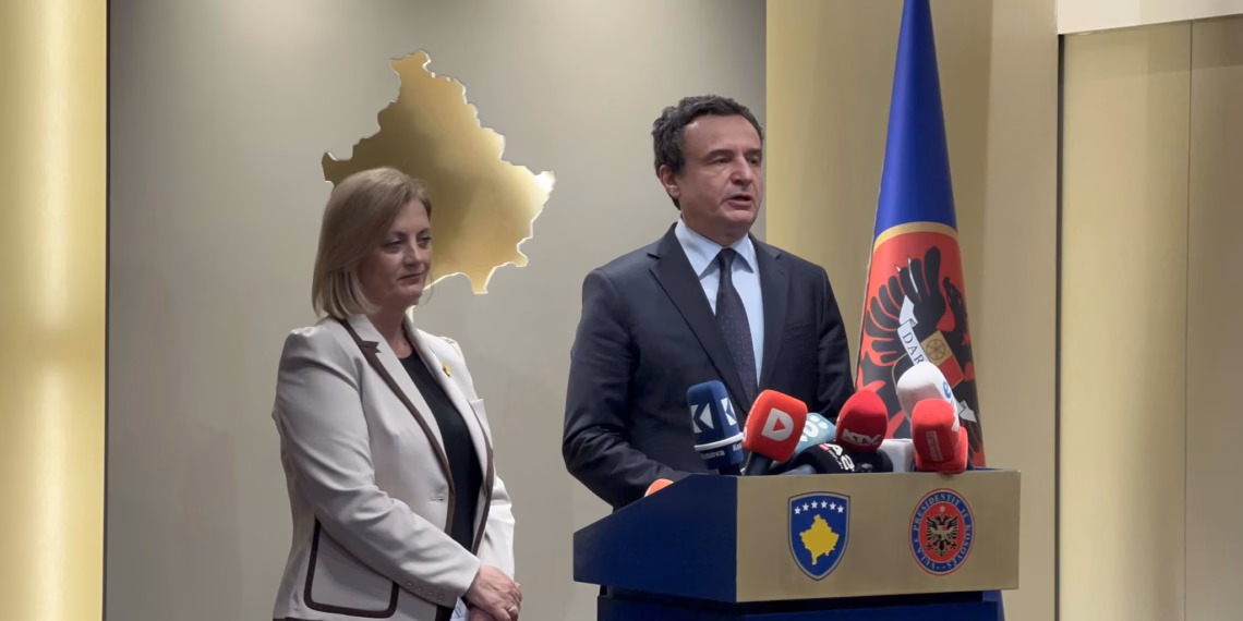 Kurti del në konferencë bashkë me Rushitin: Sjellja e opozitës, joshtetërore dhe antiinstitucionale