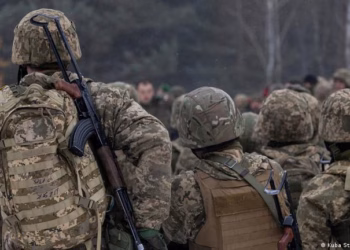Parlamenti i Ukrainës voton për të zgjatur mobilizimin dhe gjendjen ushtarake për 90 ditë të tjera