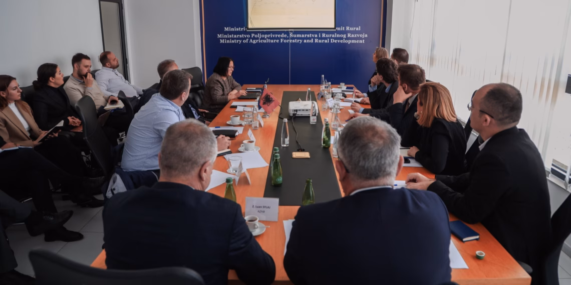 Kusari-Lila, Muja dhe Murati takojnë prodhuesit e qumështit