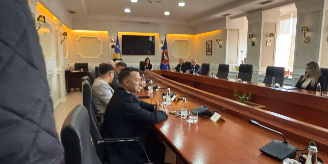 Përfundon takimi i partive me Albulena Haxhiun, preferohet që 7 qershori të jetë data e zgjedhjeve