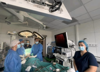 Pas 10 muajsh me plumb në mushkëri, 28-vjeçari trajtohet me sukses në QKUK me metodë moderne