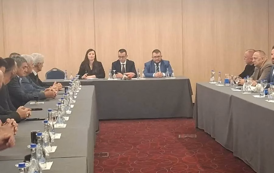 Ministria e Sportit dhe federatat nënshkruajnë memorandum bashkëpunimi në vlerë prej 6.5 milionë euro