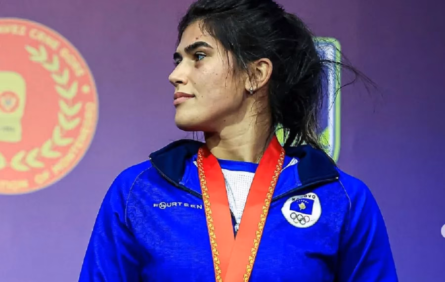 Donjeta Sadiku sot në ring për medalje në Kupën Botërore të Boksit