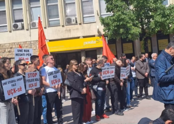 ​Protesta në Pejë: E turpshme ta mbrojmë UÇK-në nga shqiptarët